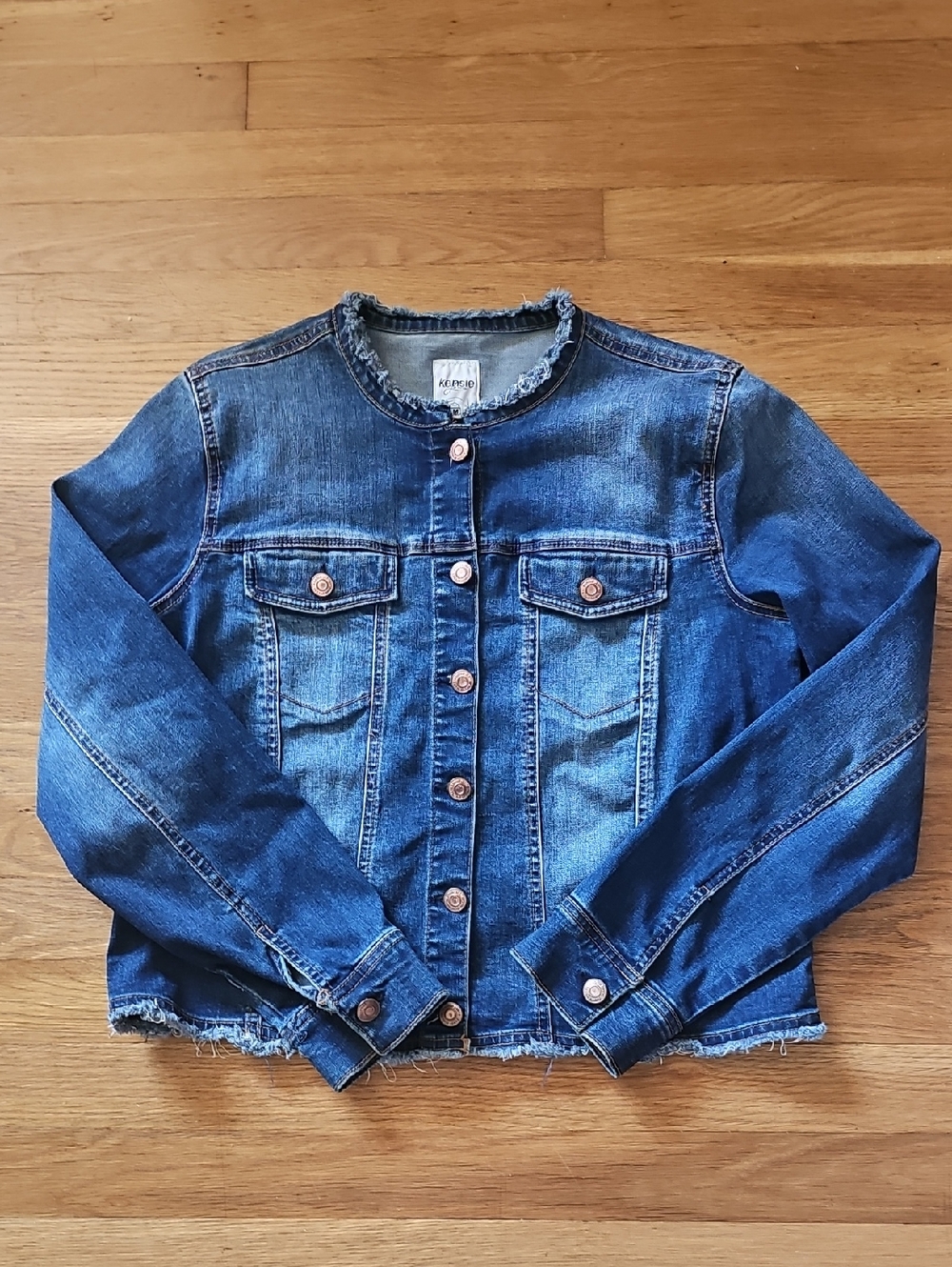 Kensie Jeans Frayed Neckline & Hem Faded Blue Denim Jean Jacket Women's Medium - Picture 5 of 13